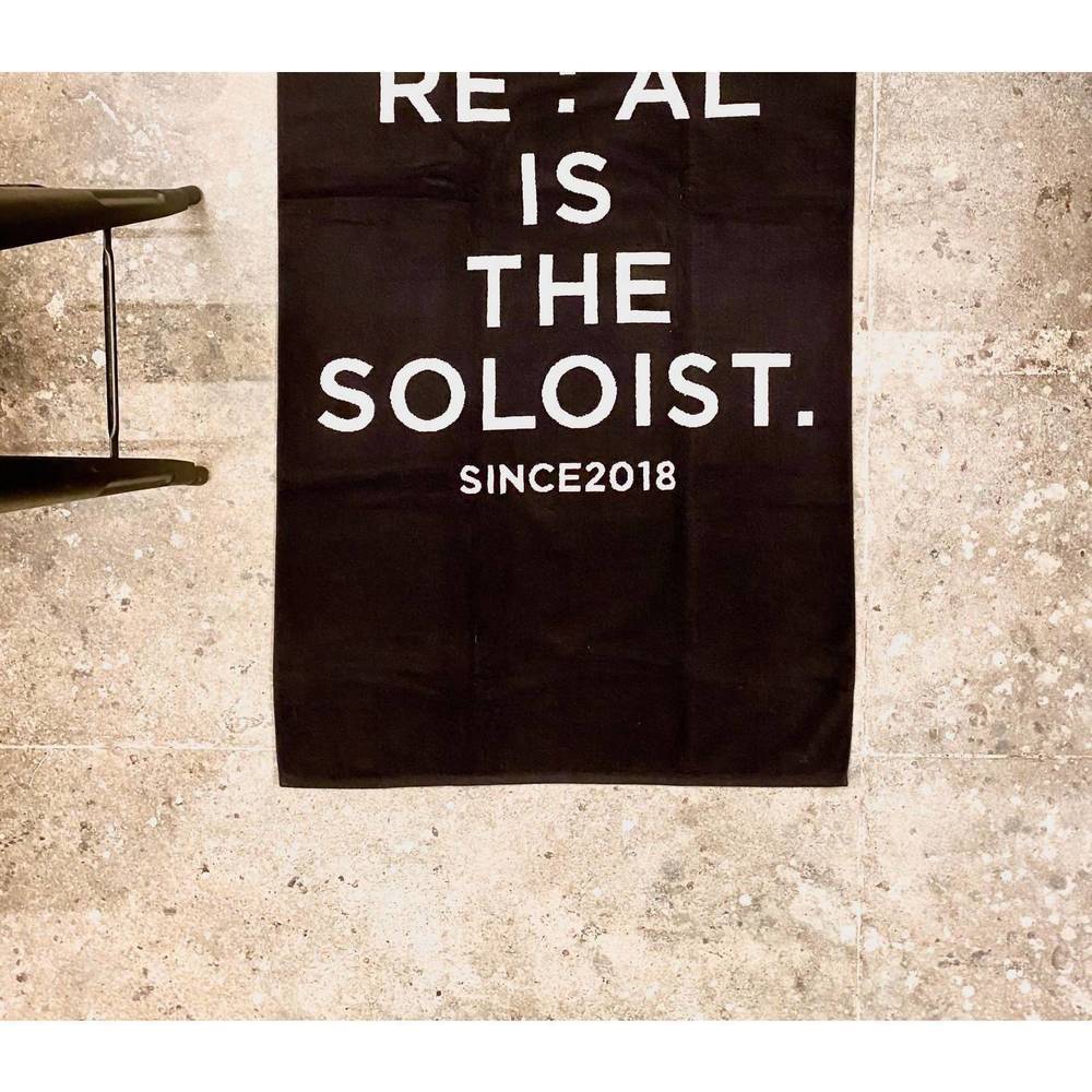 NEW THE SOLOIST X RE:AL luxurious double looped beach towel in black
